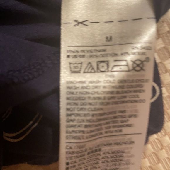 NWT LOVE by gap Long sleeve Shirtirt NWT size medium Hundred percent cotton - Picture 4 of 4